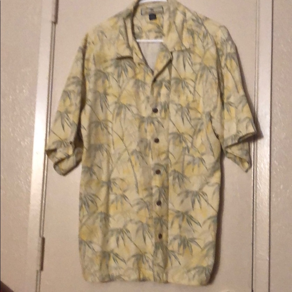 Tommy Bahamas XL Men’s Button up shirt.
